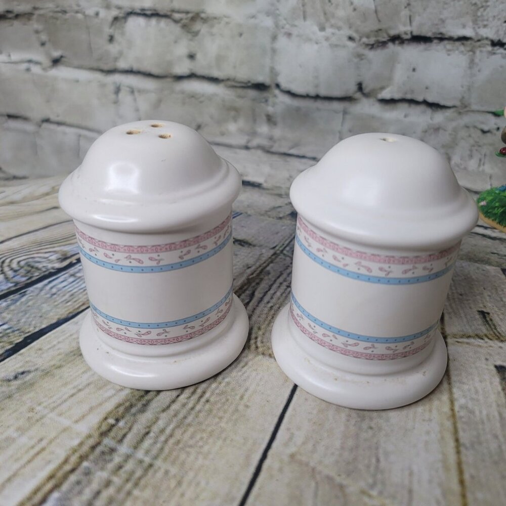 Vintage HOL Ceramic Kitchen Salt Pepper Shakers 1989 House Of Lloyd Pink Blue 4"